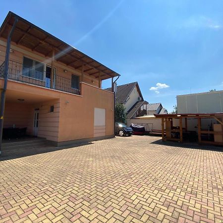דירות Hajdúszoboszló Gabi Lux Apartman מראה חיצוני תמונה
