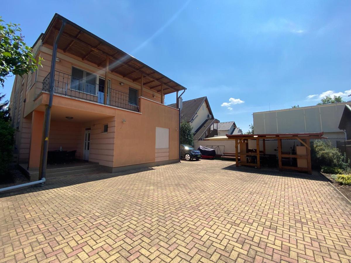 דירות Hajdúszoboszló Gabi Lux Apartman מראה חיצוני תמונה