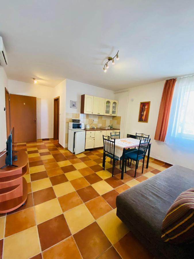דירות Hajdúszoboszló Gabi Lux Apartman מראה חיצוני תמונה