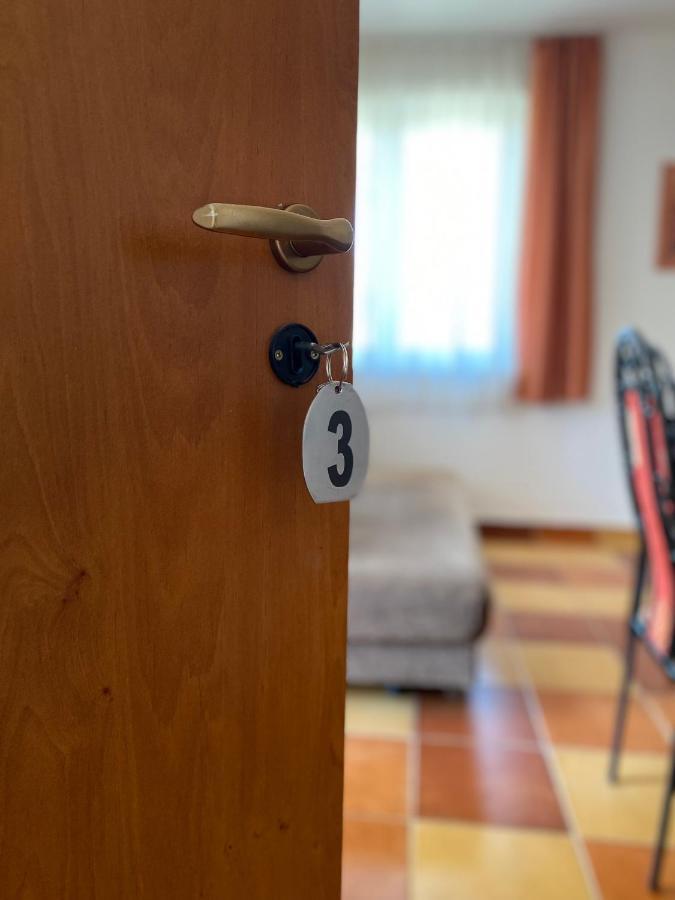 דירות Hajdúszoboszló Gabi Lux Apartman מראה חיצוני תמונה