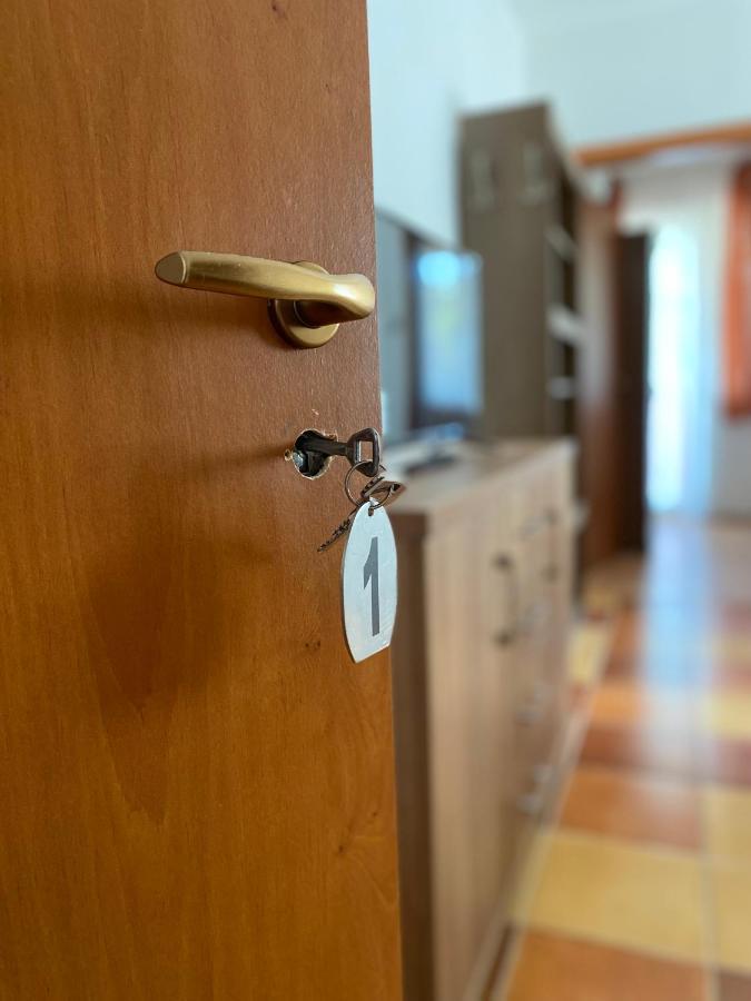 דירות Hajdúszoboszló Gabi Lux Apartman מראה חיצוני תמונה