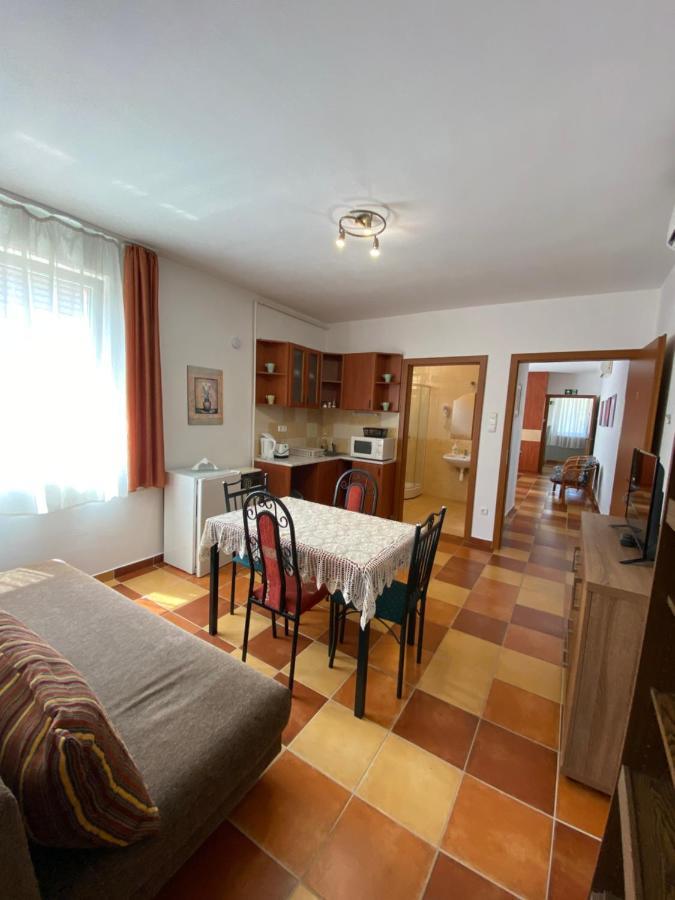 דירות Hajdúszoboszló Gabi Lux Apartman מראה חיצוני תמונה