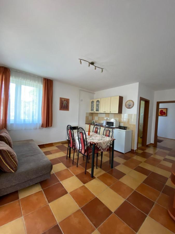 דירות Hajdúszoboszló Gabi Lux Apartman מראה חיצוני תמונה